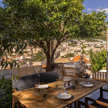 Nerolika - Magnificent Terrace House By Irundo 度假居 *