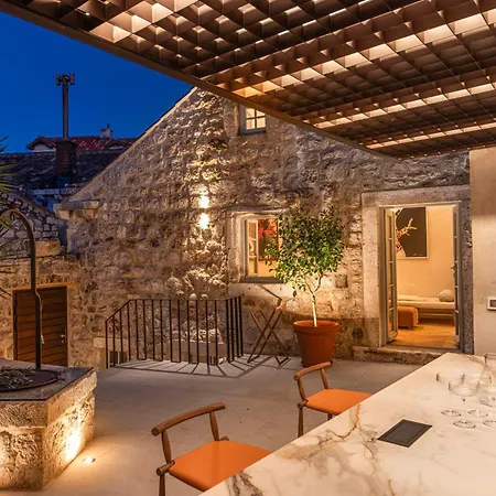 Nerolika - Magnificent Terrace House By Irundo Dubrownik